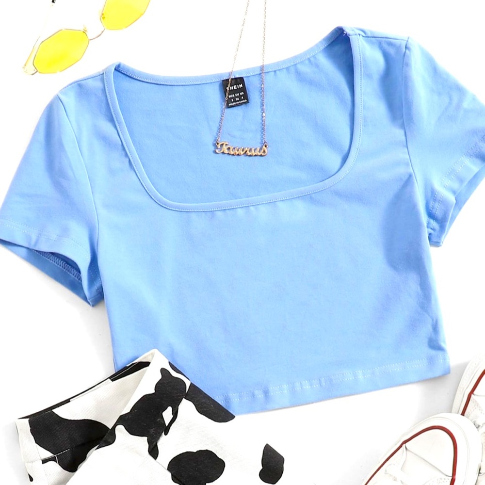 Cropped baby blue Tee